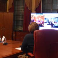 Lakers look at screen